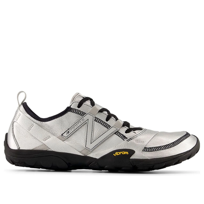 New Balance MT10 "Light Metallic Silver Black" (MT10O8SW)